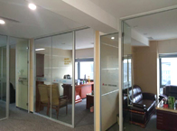 東莞眾創金融街招商中心單玻隔斷案例